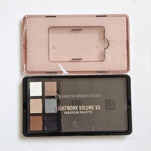 NWT Danessa Myricks Beauty Lightwork Volume VII Palette Matte Shadow Brown Black